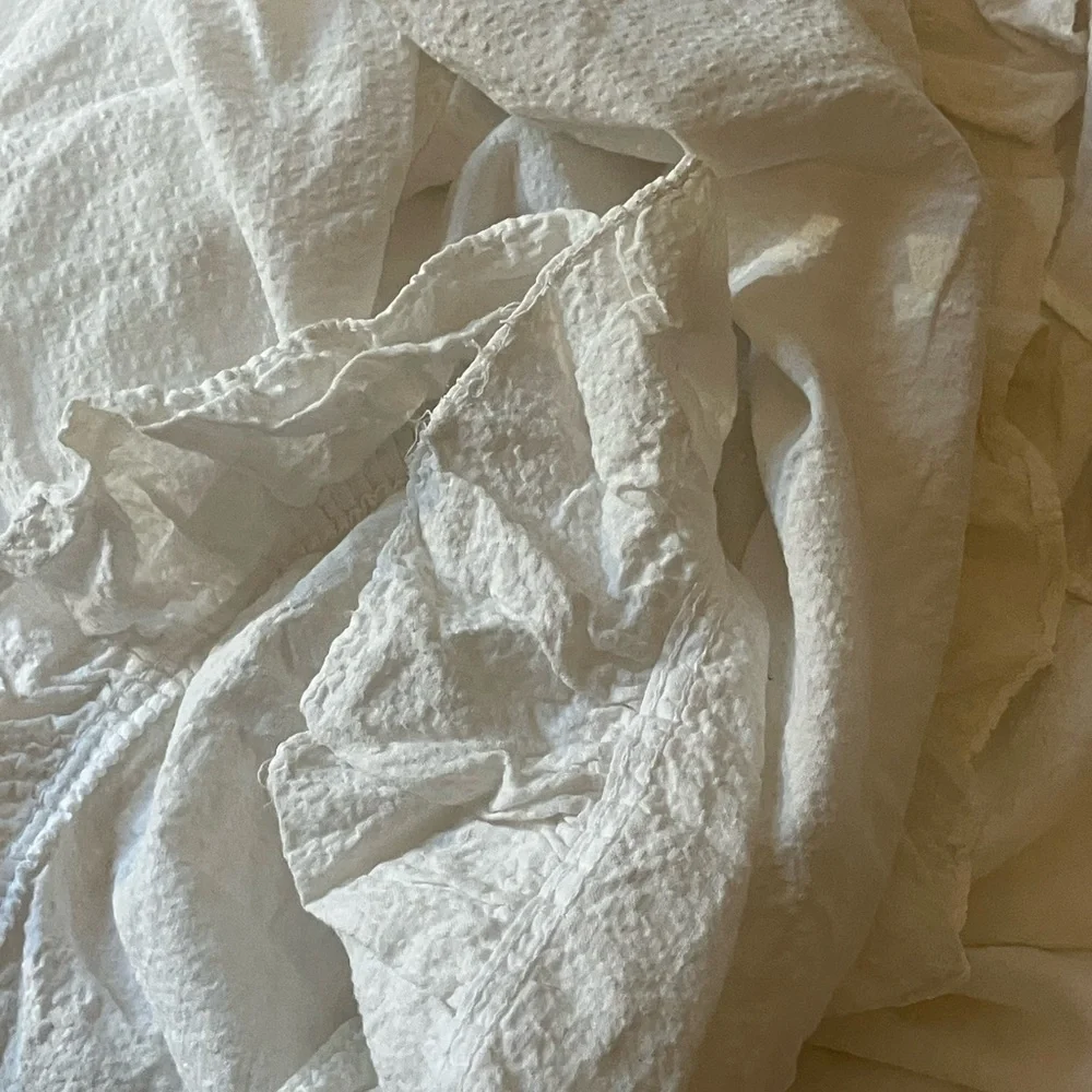 Seersucker lightweight bed cover / bedspread with ruffle classic beauty